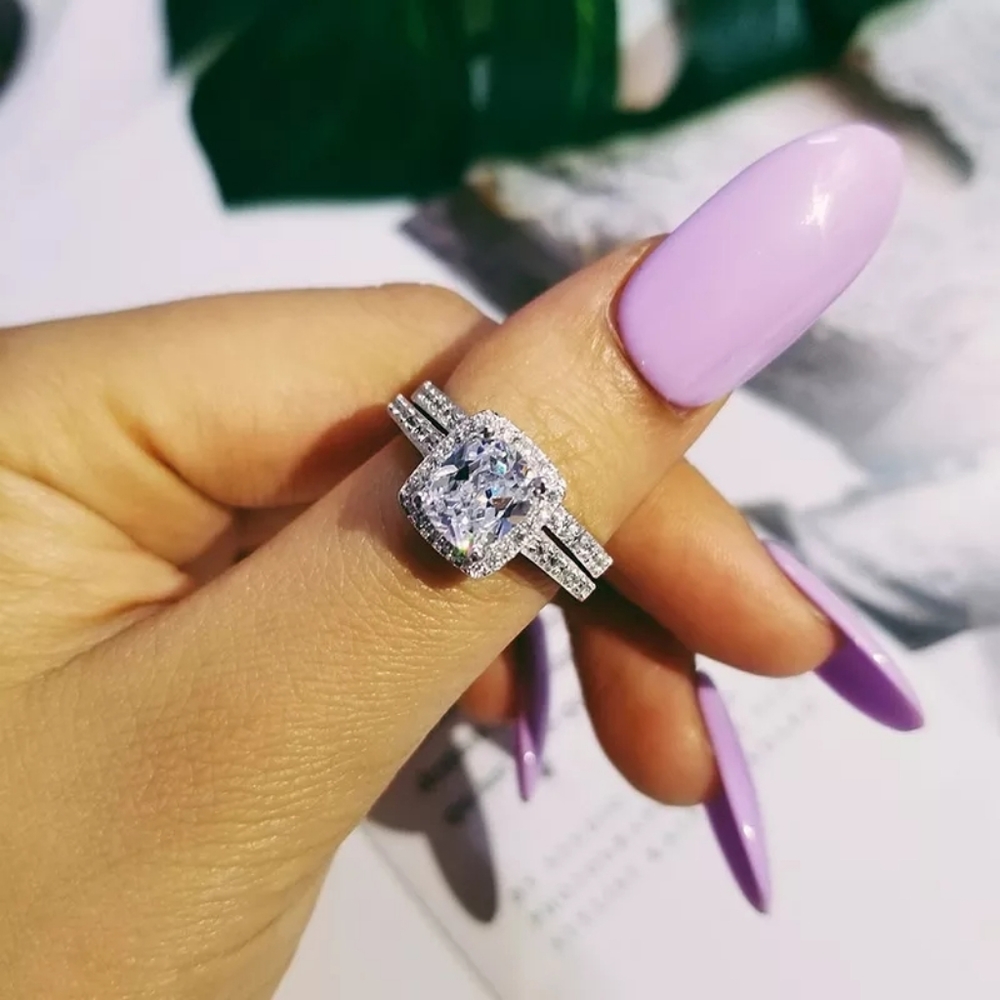 Gorgeous Engagement Set of Rings - Picture 2 of 8